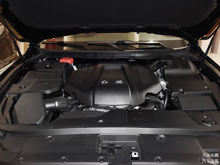 m2021款红旗h7精英版与旗舰版采用了2.0t涡轮增压发动机与6挡