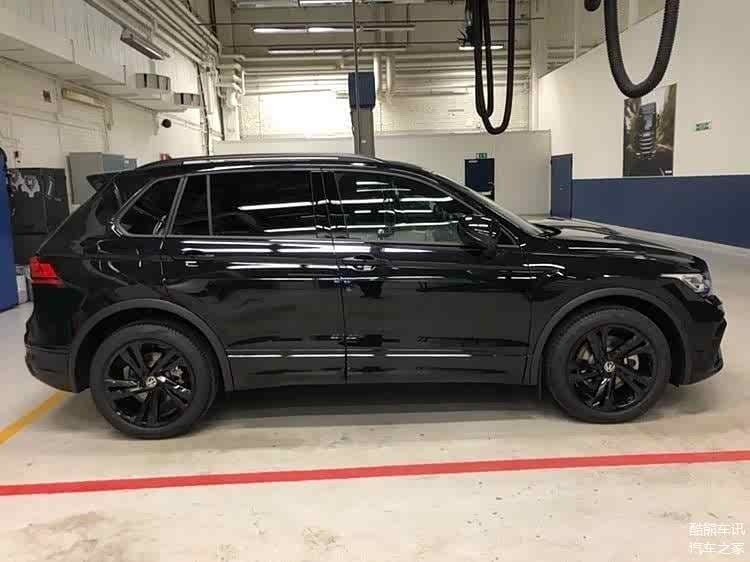 采用全黑色设计更显运动,新款大众途观实车图,配r-line运动套件