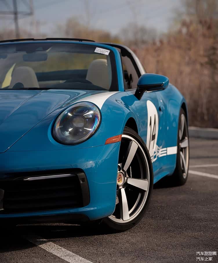 复古的设计保时捷911targa4sheritagedesignedition实车