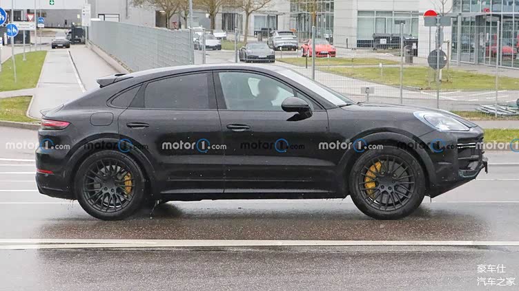 中期改款/2022年发布 保时捷cayenne coupe谍照曝光