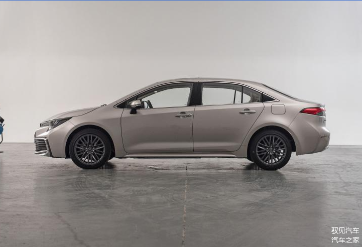 广汽丰田凌尚采用2.0升自然吸气发动机,配置齐全,值得入手