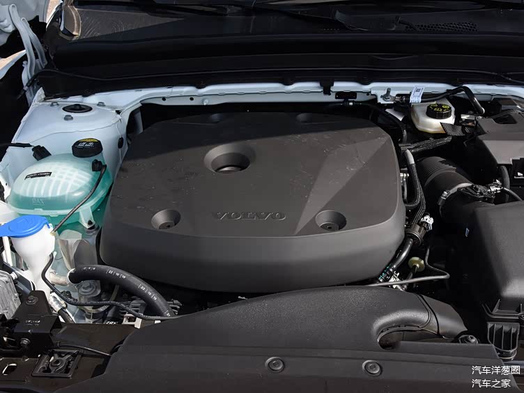 峰值扭矩分别为265牛·米和300牛·米,传动匹配爱信8速自动变速箱,并