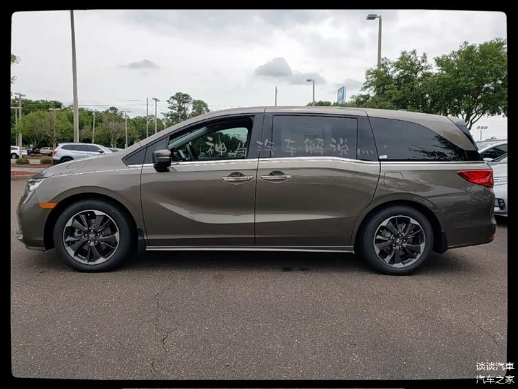 新款本田奥德赛5门8座的布局非常实用气场十足