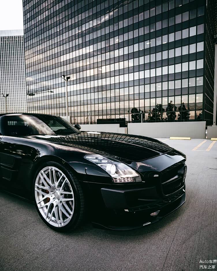 复古运动的设计气场很足巴博斯sls实车