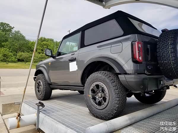 越野气息十足全新福特bronco三门版海外实车亮相