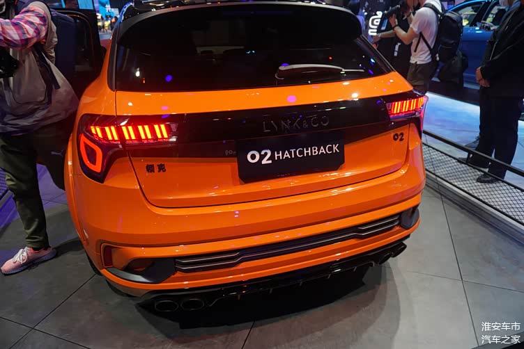 17.68万起,领克02 hatchback实拍,橙色很帅,堪称"小钢炮"