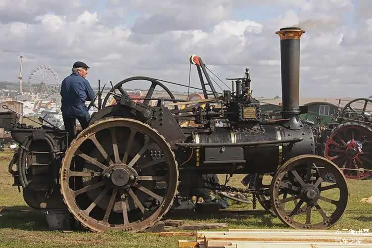 早期的工业蒸汽机,1765年瓦特改进了蒸汽机技术让人类进入了蒸汽时代