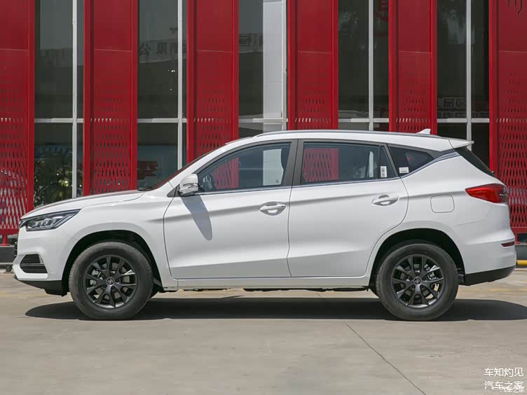 698万起售2021款比亚迪宋经典版上市