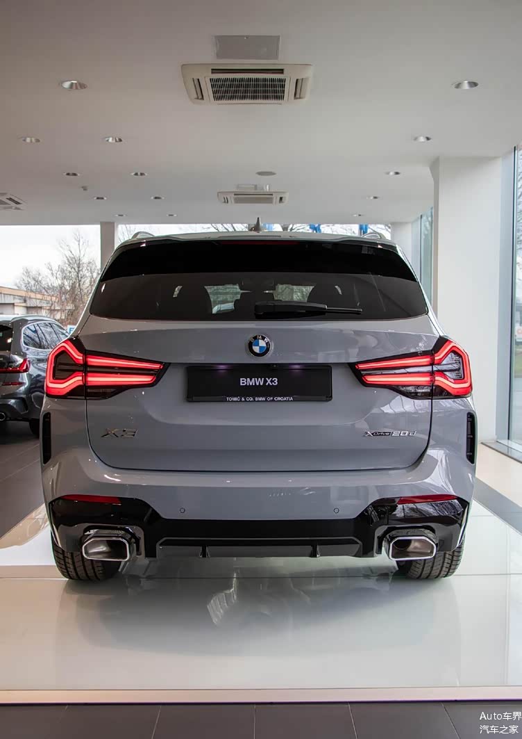 布鲁克林灰造型精致运动新款宝马x3实车