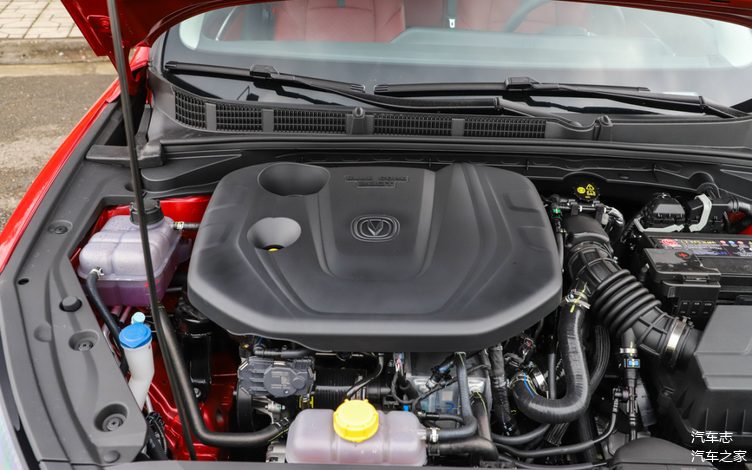 729万元起的长安逸动plus买哪款配置车型更加值