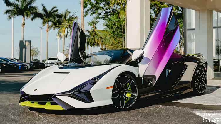 兰博基尼sian抵达经销商店硬顶版售价约360万美元