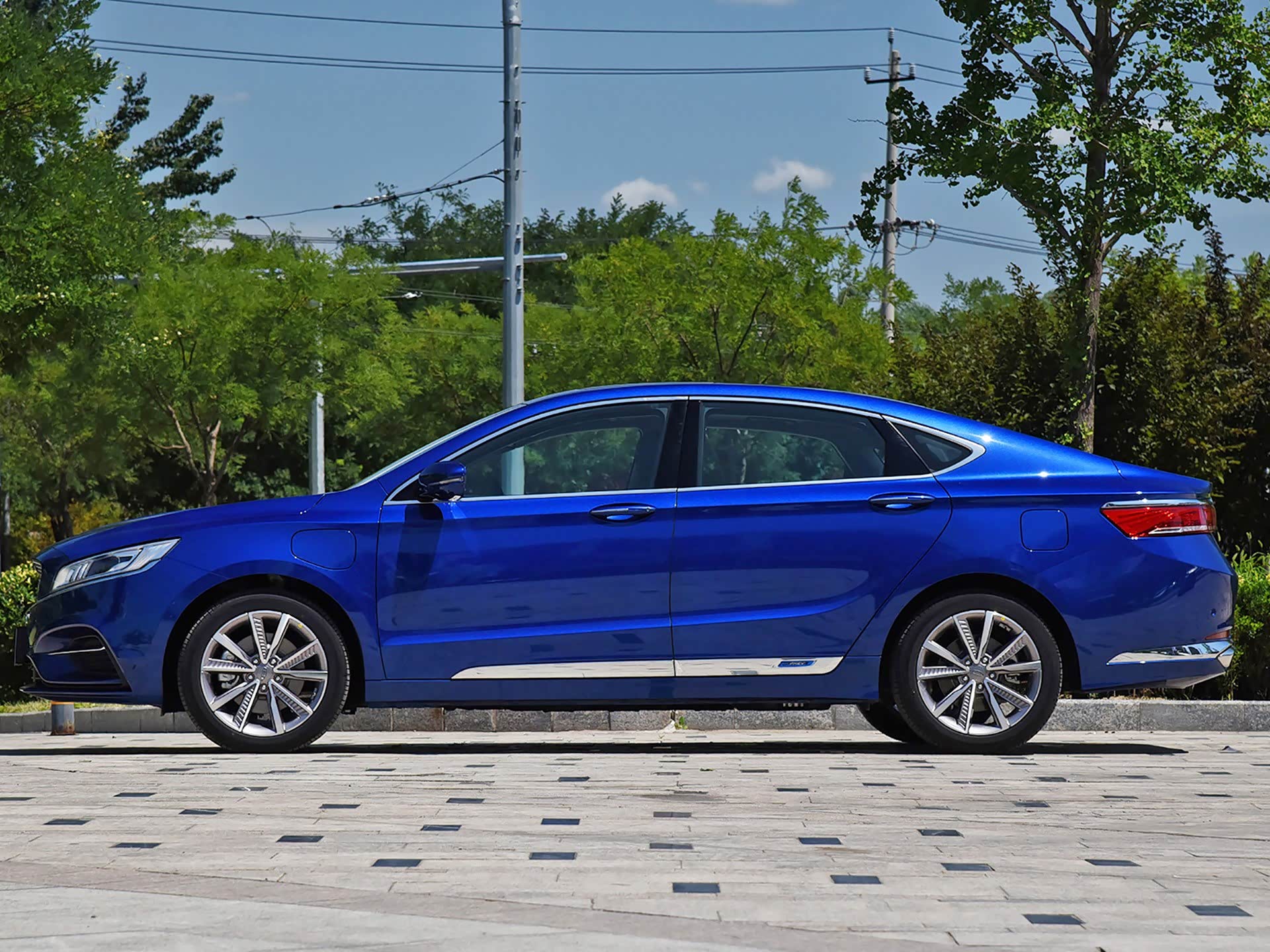 引自汽车之家图库从目前暴露的内部间谍照片来看,吉利 vx11的中控台