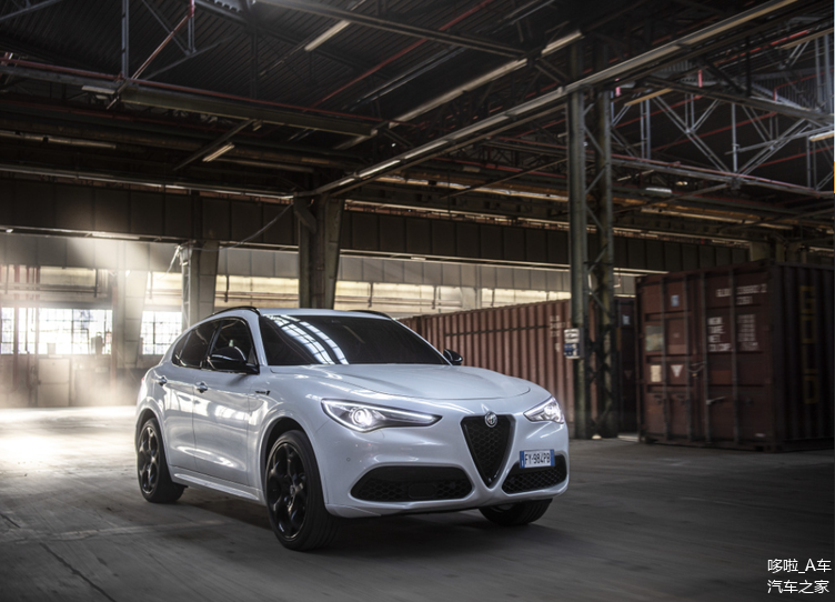 全新stelvio官图发布更性能更豪华还标配q4四驱系统