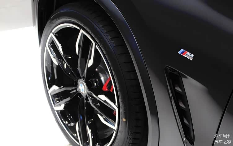 326马力680牛米宝马x3m40d哑光黑限量版实车