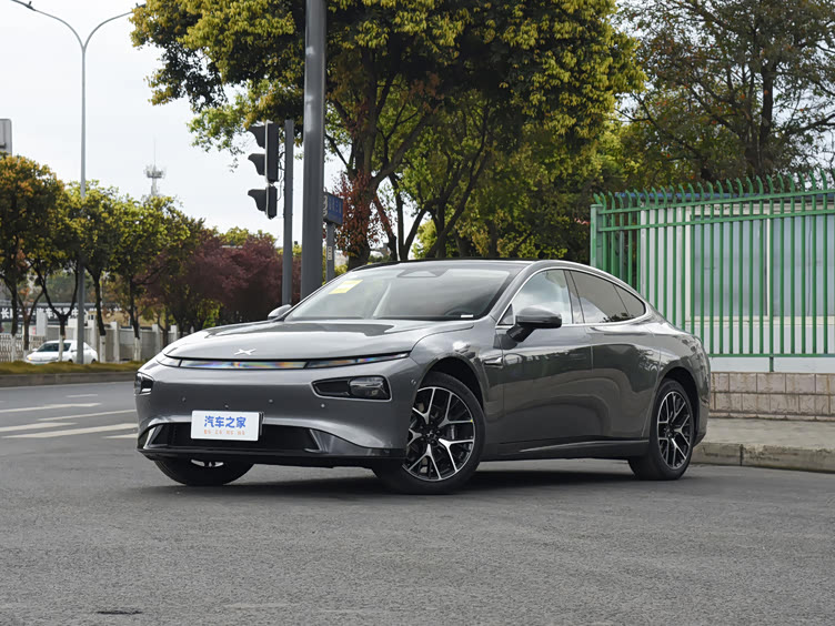 2023款小鹏p7:续航702km 276马力!售26.99万!值得入手吗?