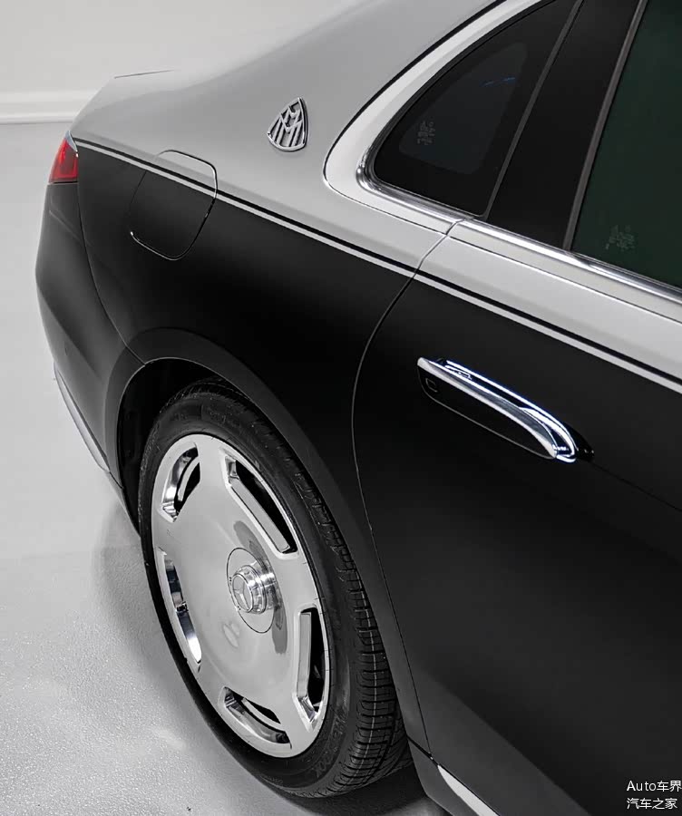 银黑配色沉稳又大气迈巴赫s580实车
