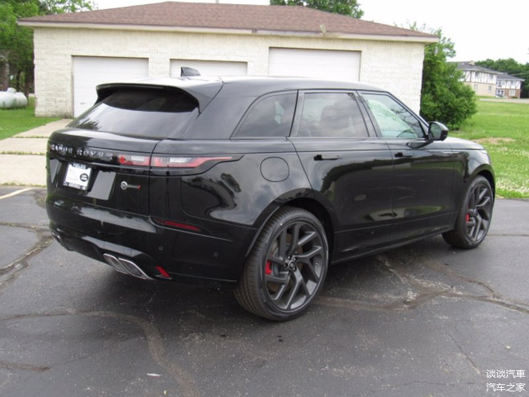 路虎星脉svr黑武士彰显运动风格