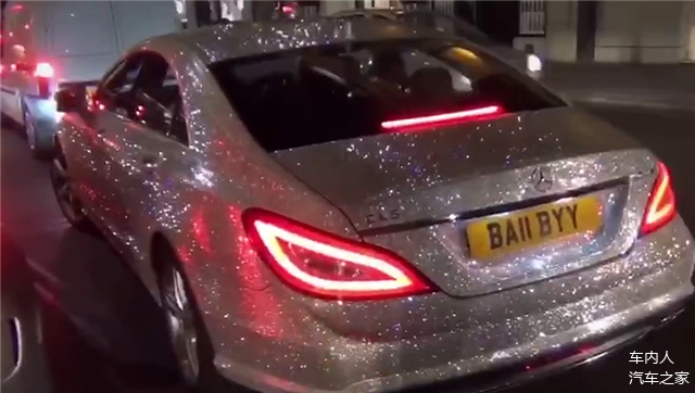 奔驰cls300贴膜水晶漆落地85万7秒破百全车亮闪闪