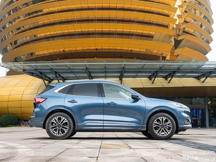 售18.98—21.88万元,福特锐际escape重庆地区新车到店