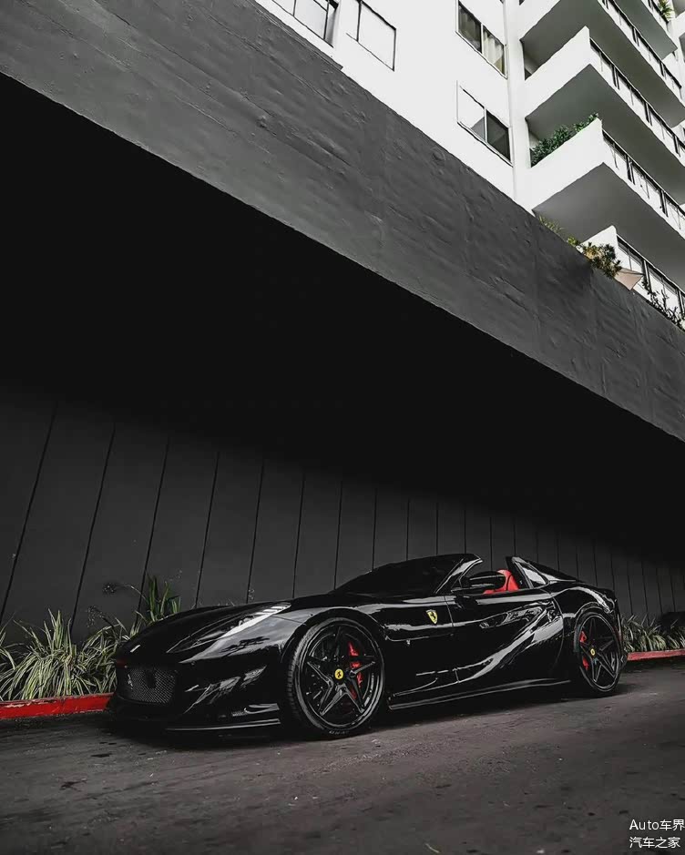 黑色烈马12缸法拉利812gts真香