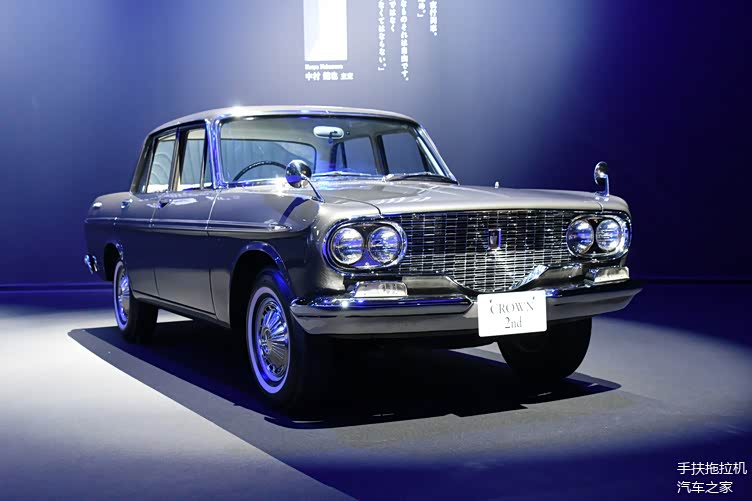 历代丰田皇冠长啥样