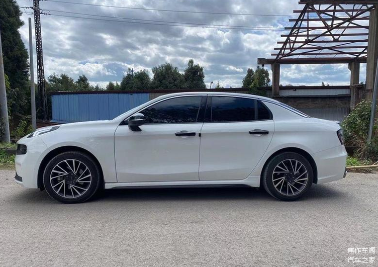 还是要看国产小钢炮的2021款领克03让利02万裸车价1118万起