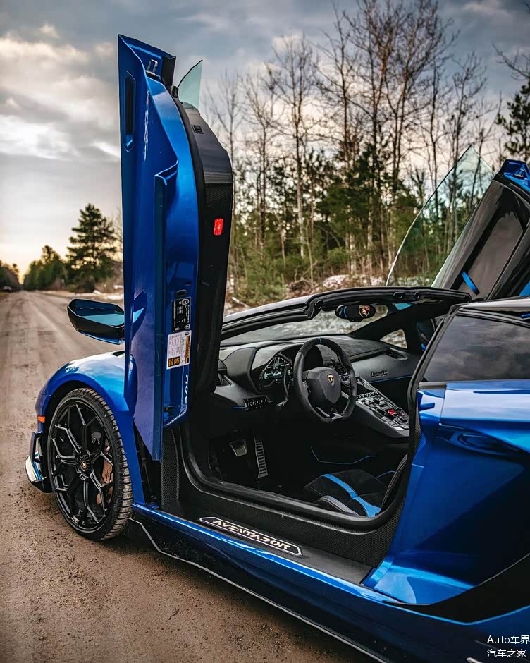 纽北赛道王者帅气又拉风兰博基尼aventadorsvjroadster实车