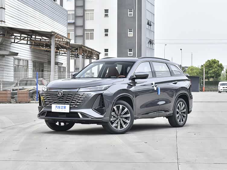 燃油suv销冠长安cs75plus第三代上市,标配爱信8at变速箱,喝粗粮