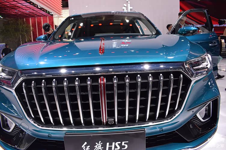 外观大气,内饰豪华,红旗hs5了解一下.
