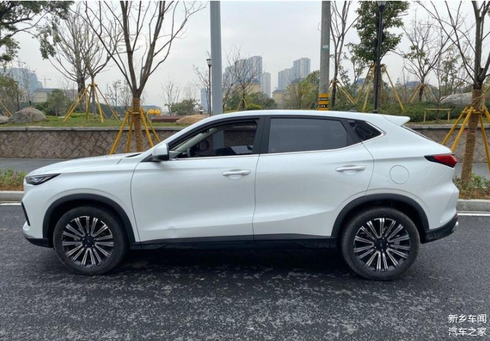 霸气外观,气场强大,2021款长安欧尚x5裸车价低至6.99万起