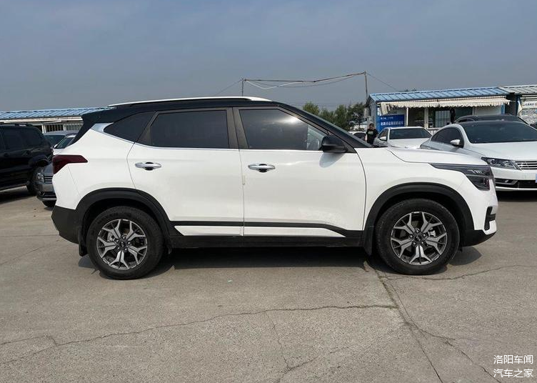 更大空间还省油2021款起亚kx3傲跑实拍裸车价91万起