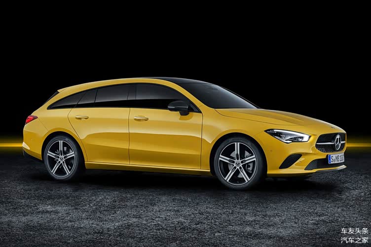 [2020款 奔驰cla shooting brake]侧面来看,新车的双腰线的设计,使其