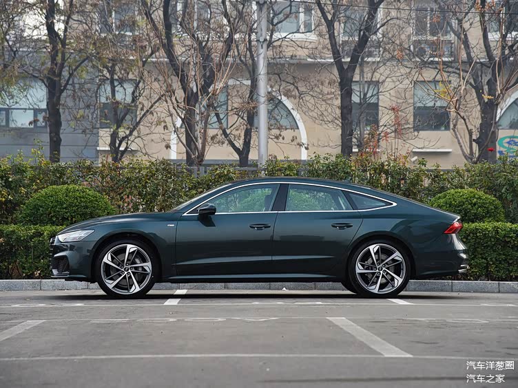 现款奥迪a7 车身侧面