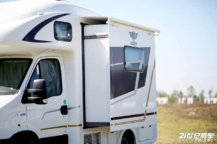 侧拓也有两张大床自带1000ah锂电实拍赛德白鲸plus侧拓房车