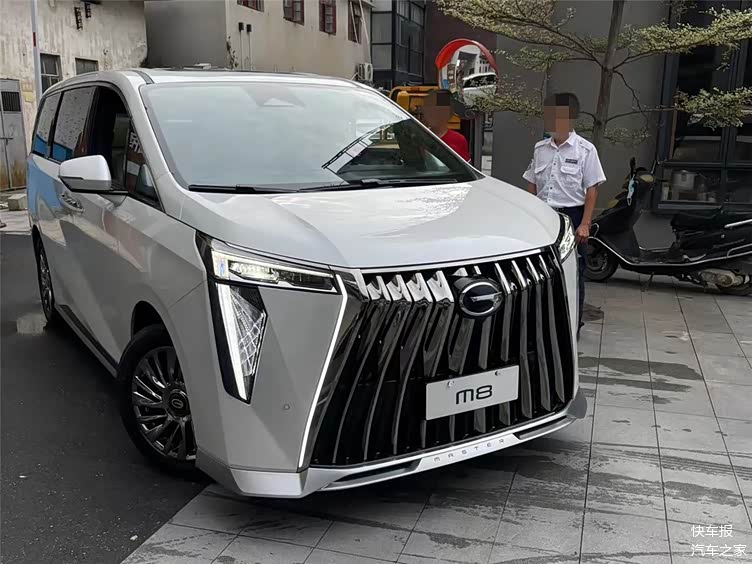 广汽传祺全新m8实车谍照