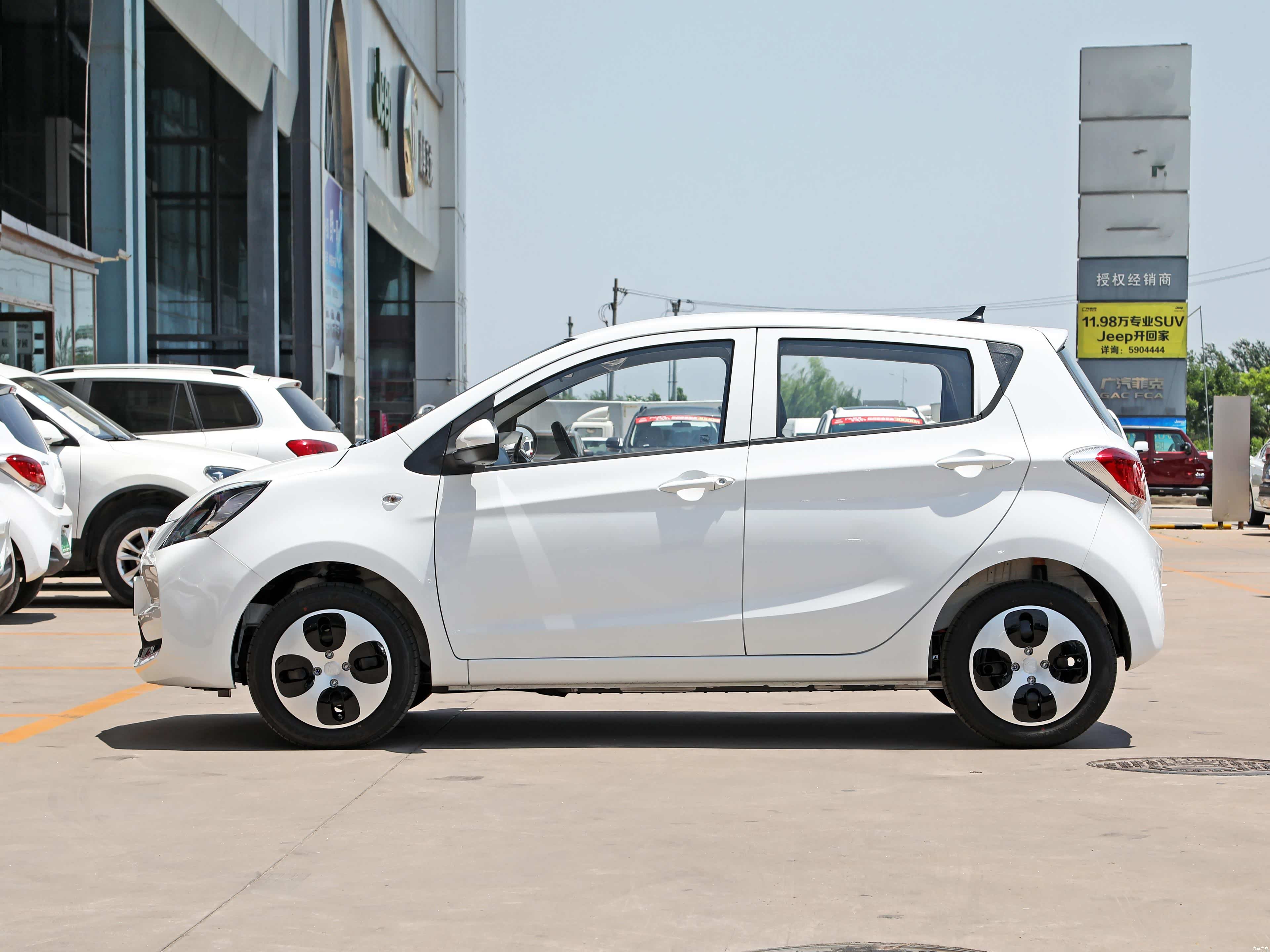 代步近郊出游不在话下十万元国产微型纯电动车推荐