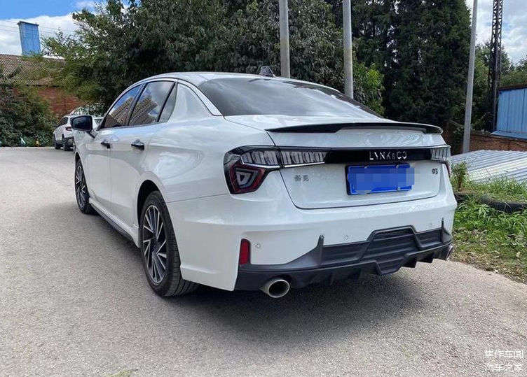 还是要看国产小钢炮的2021款领克03让利02万裸车价1118万起