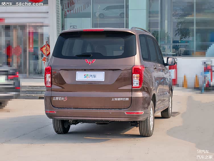 新款五菱宏光s正式上市售价5465598万元
