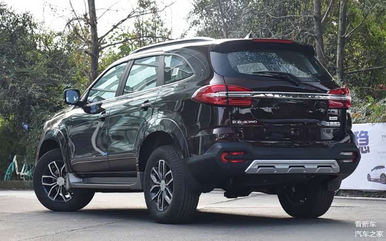 江铃驭胜s350正式上市售1598万起匹配68速自动变速箱