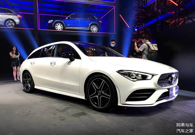 全新奔驰cla五门猎跑车的售价为29983818万元