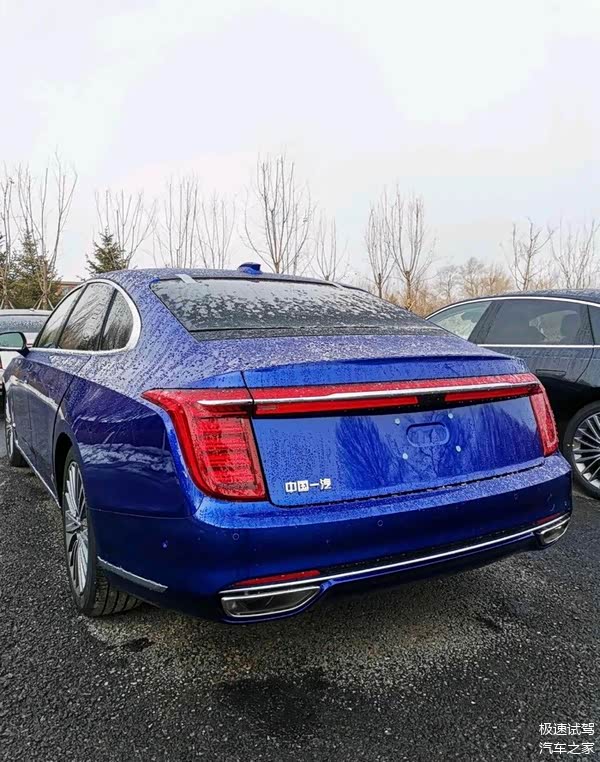 蓝色版红旗h9,相比起黑色的庄严,双拼色_车家号_发现车生活_汽车之家