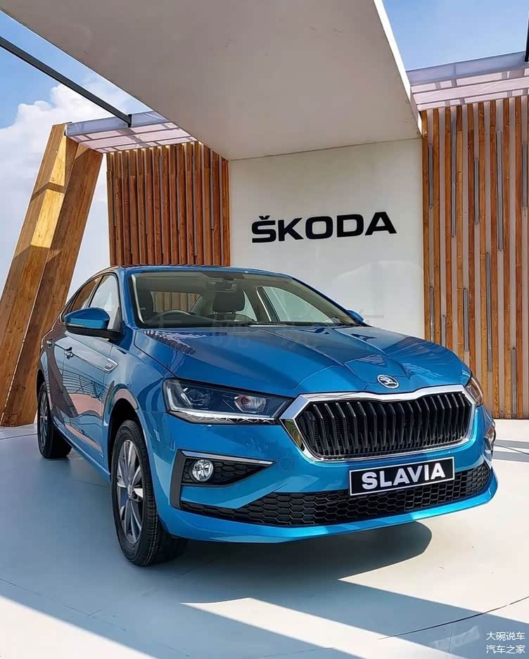 全新斯柯达slavia实车亮相紧凑的设计时尚运动的风格