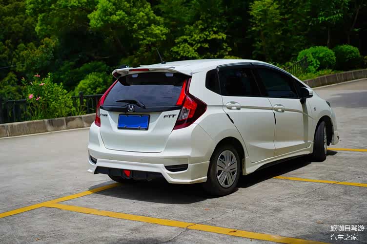 来羊城市区第一峰体验一下飞度的驾驶操控