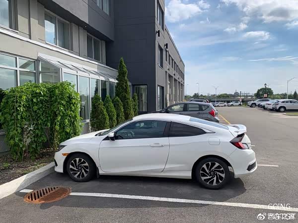 这代思域俩门儿的也真的好看有样儿