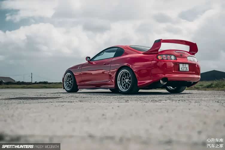 超吸睛丰田supra2jz街边一抹红