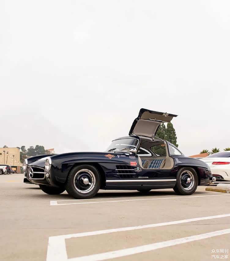 鸥翼女神奔驰300sl复古造型深受喜爱
