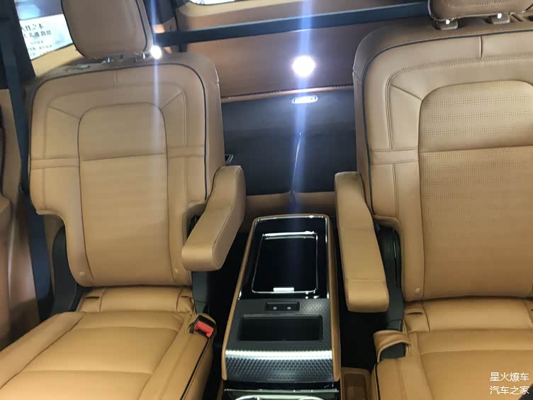 到店实拍顶配车型预售价762万国产林肯飞行家会火吗