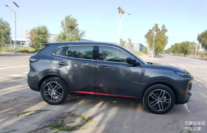 霸气外观惹人爱你喜欢吗2022款长安cs55plus裸车价1069万起