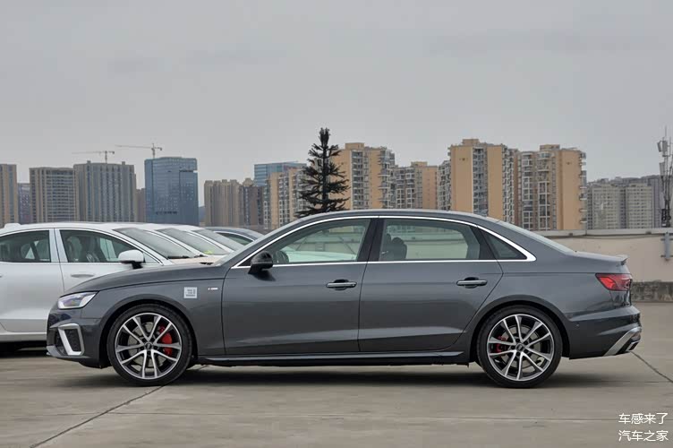 豪华品牌中型车,选奥迪a4l还是宝马3系?