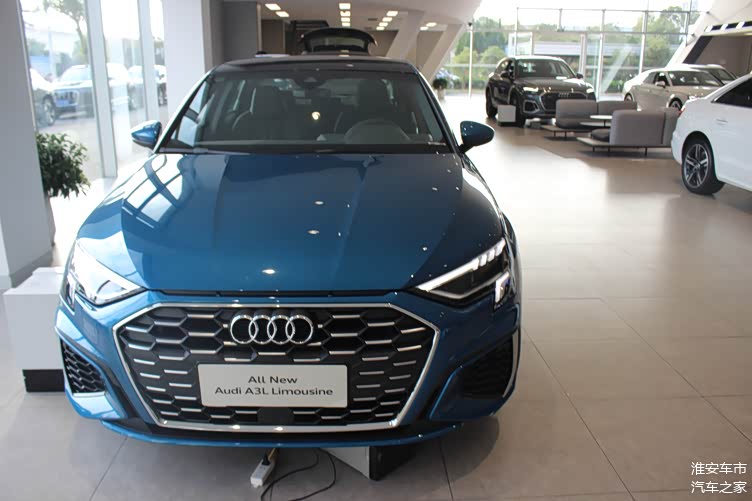 2021款奥迪a3l到店造型年轻时尚14t推背感强适合年轻车主